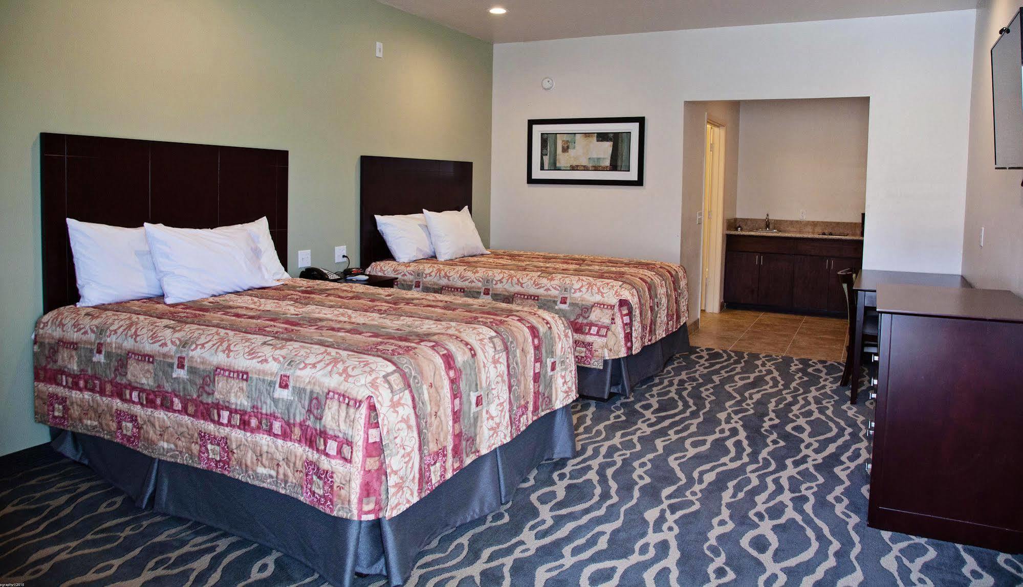 Big Lake Inn And Suites Экстерьер фото