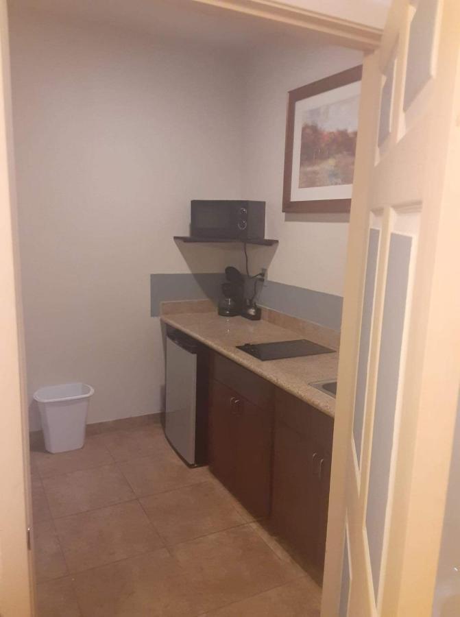 Big Lake Inn And Suites Экстерьер фото